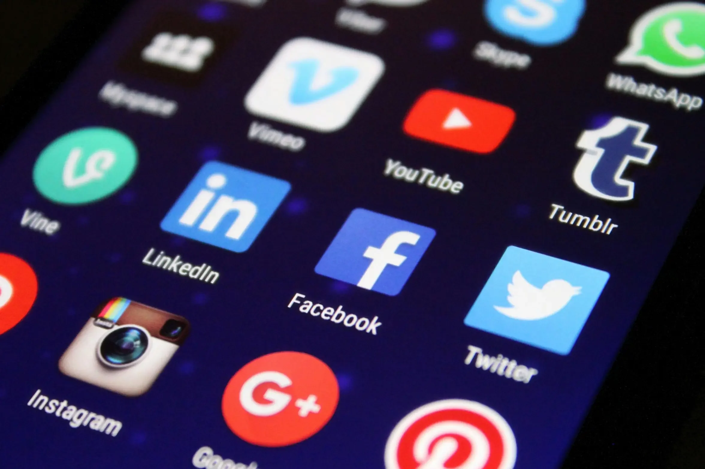 Nakka UGC - Pour de la création de contenus UGC authentiques et originaux pour vos reseaux sociaux-Nakka.lu
